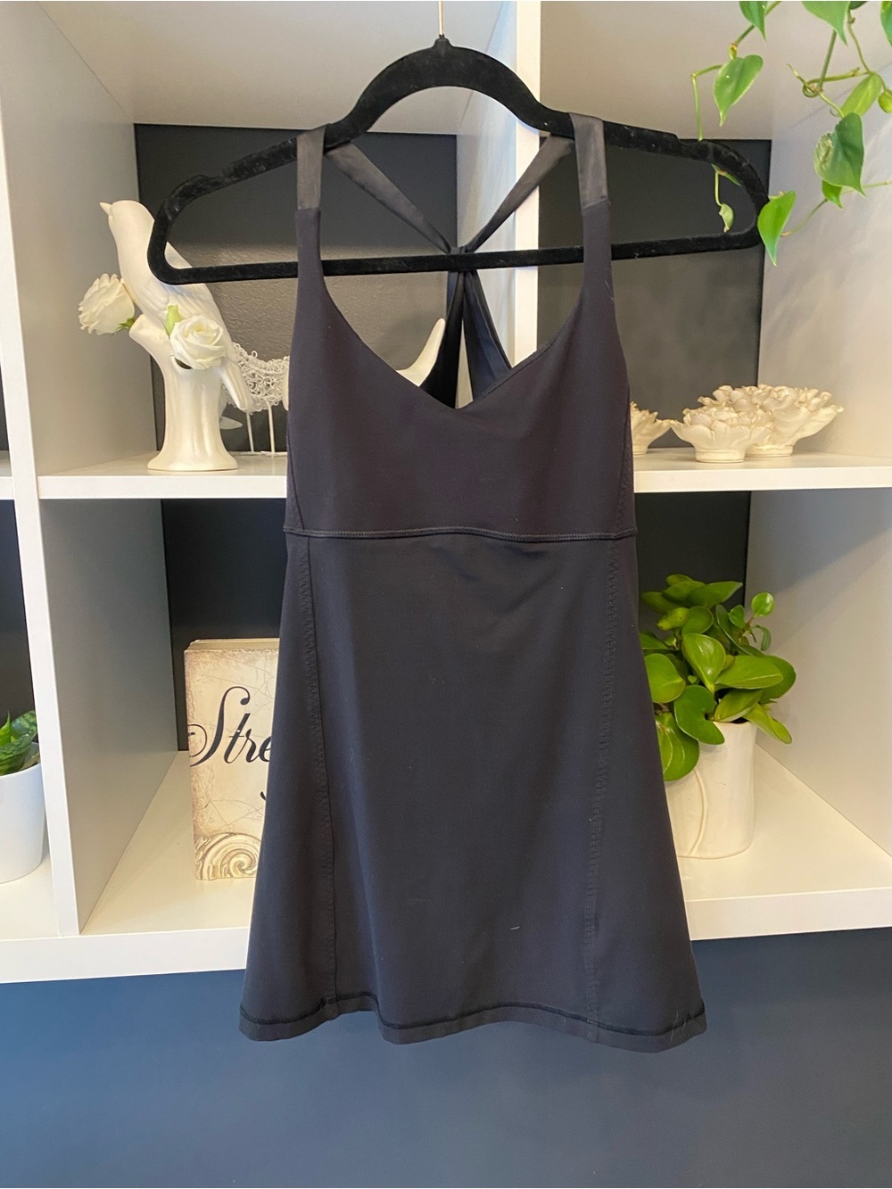 Black Lululemon Athletica Tank with Crisscross Satin Straps Size 4